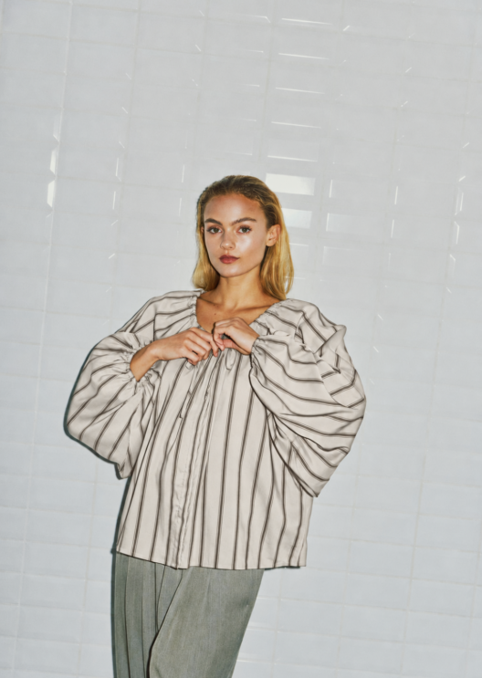 WBLRHIANNA WIDE SLEEVE BLOUSE