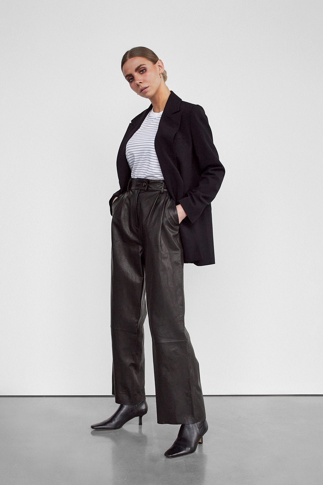 SCANDINAVIAN WARDROBE MARCH