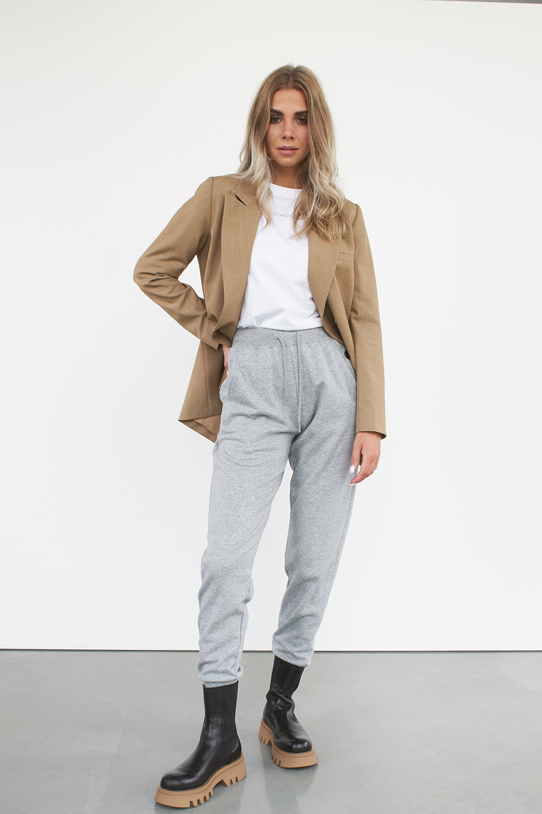 SCANDINAVIAN WARDROBE AUGUST