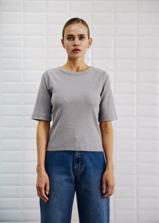 WBLLULLU SS TEE