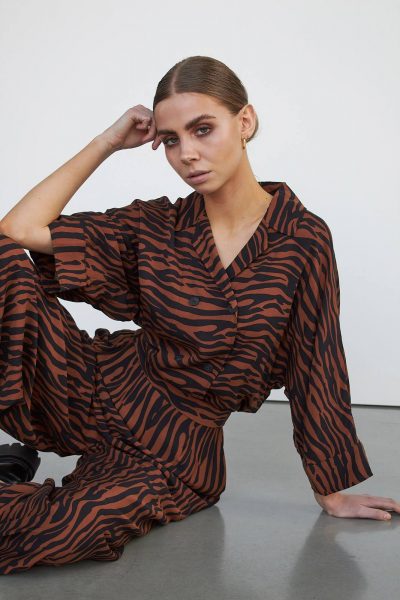 WBLELSA CITY BATSLEEVE SHIRT