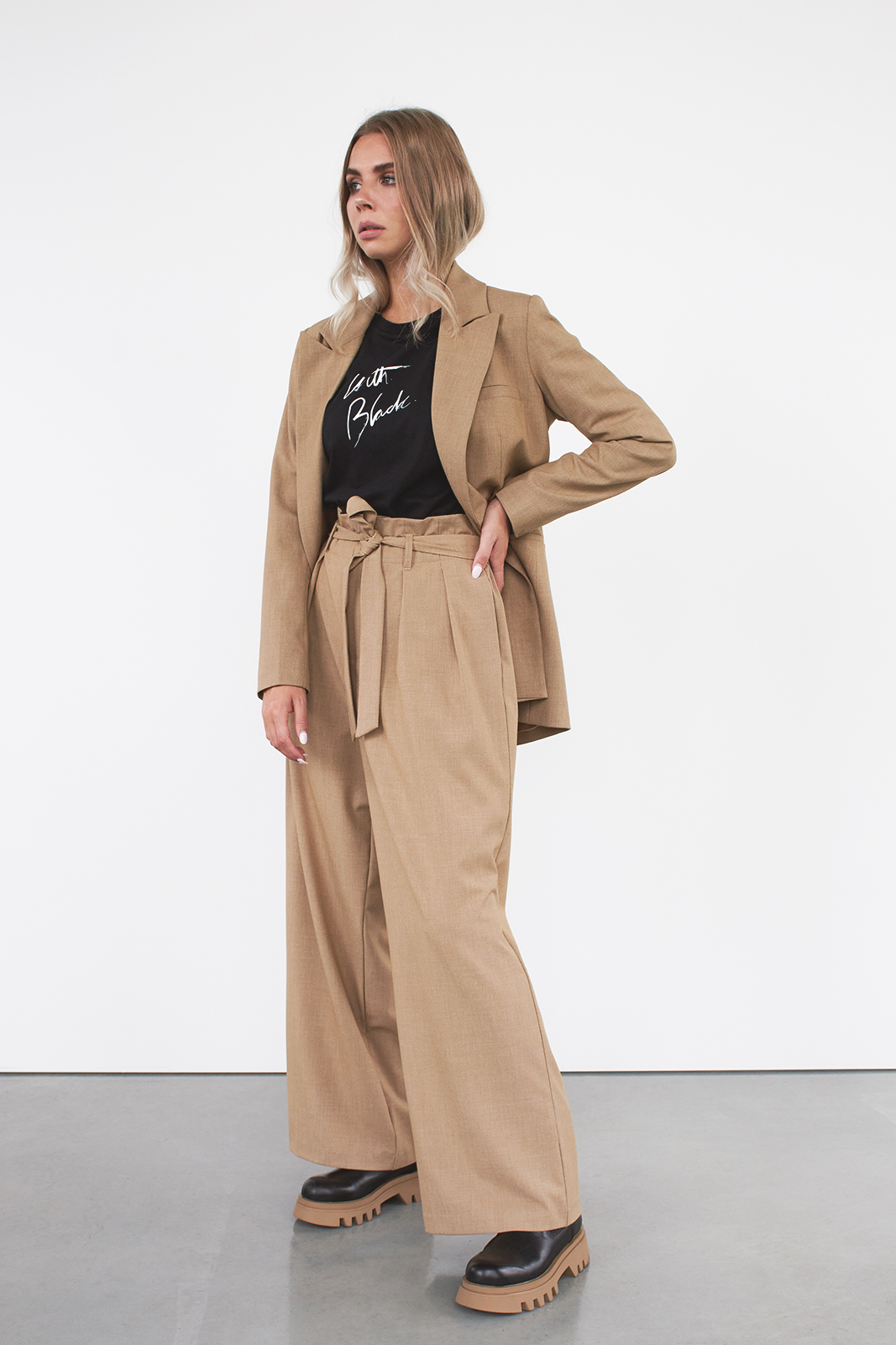 SCANDINAVIAN WARDROBE AUGUST