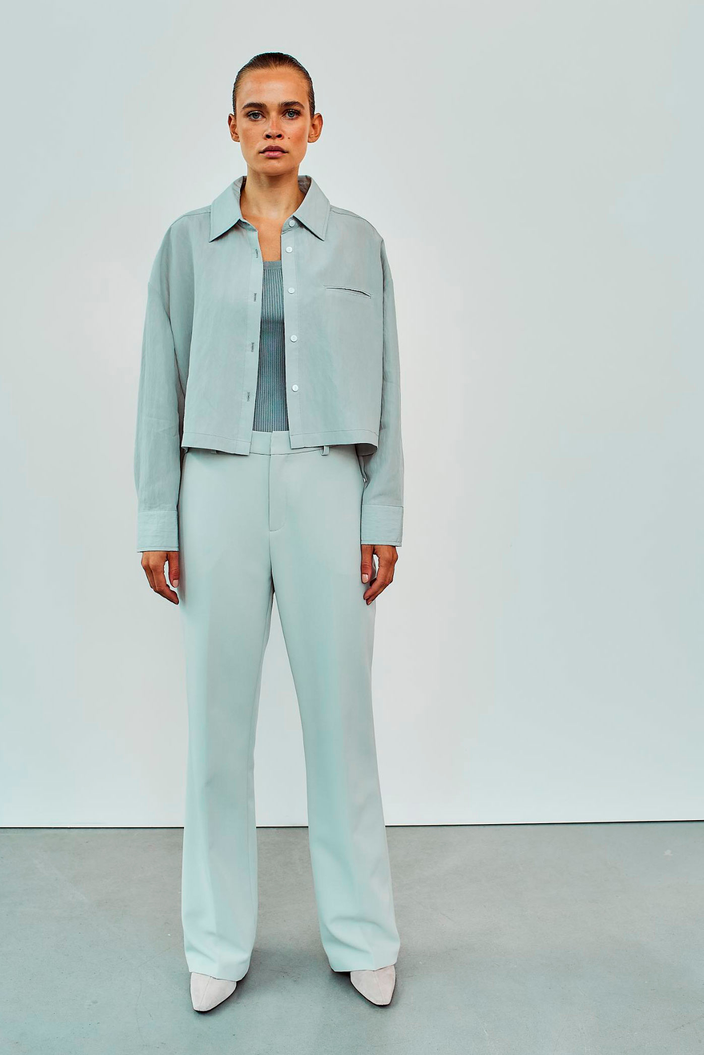 EFFORTLESS TRANSITION SS25