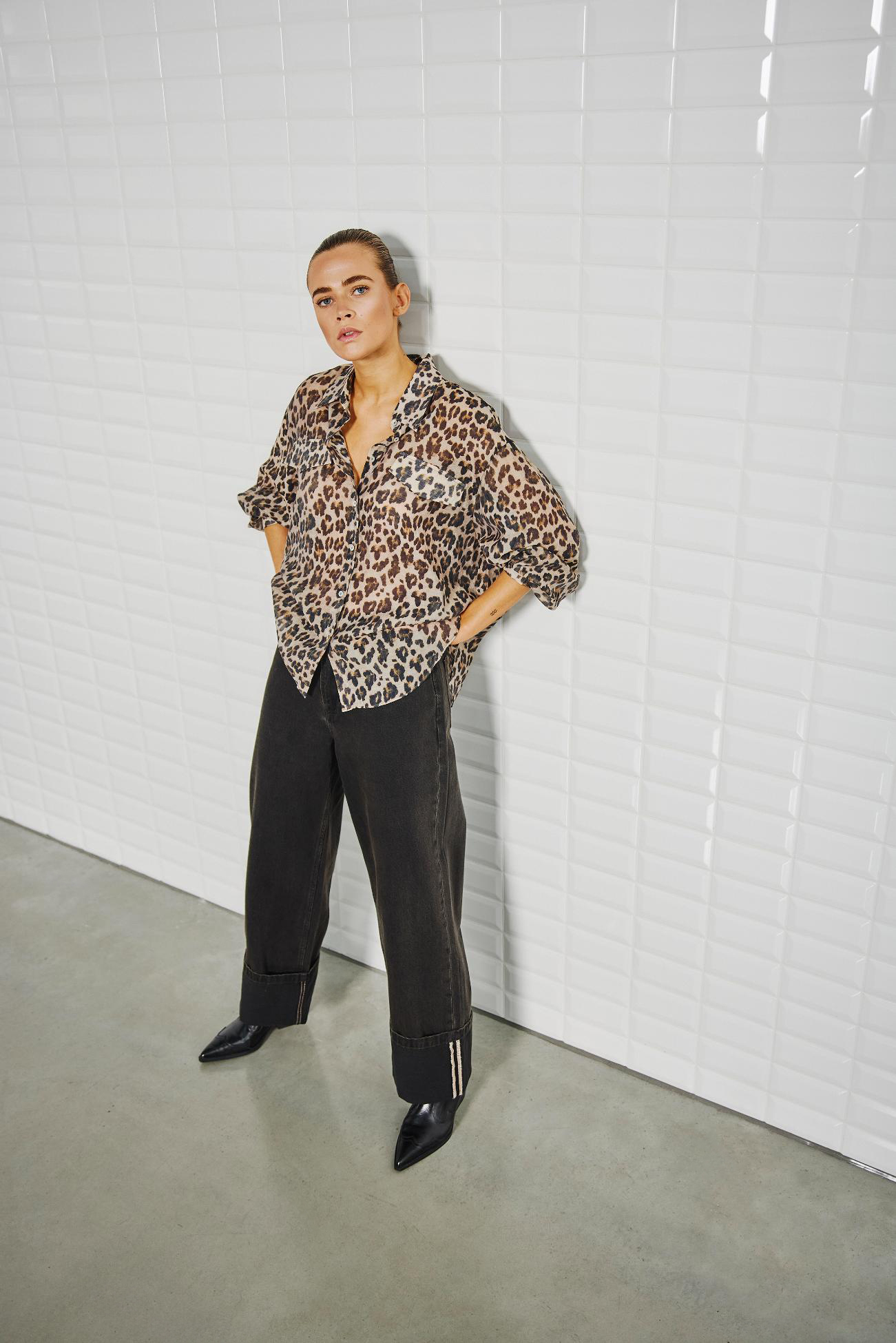 Wblsandra_Ls_Leo_Shirt_Hazel_Turn_Up_Jeans_Black2