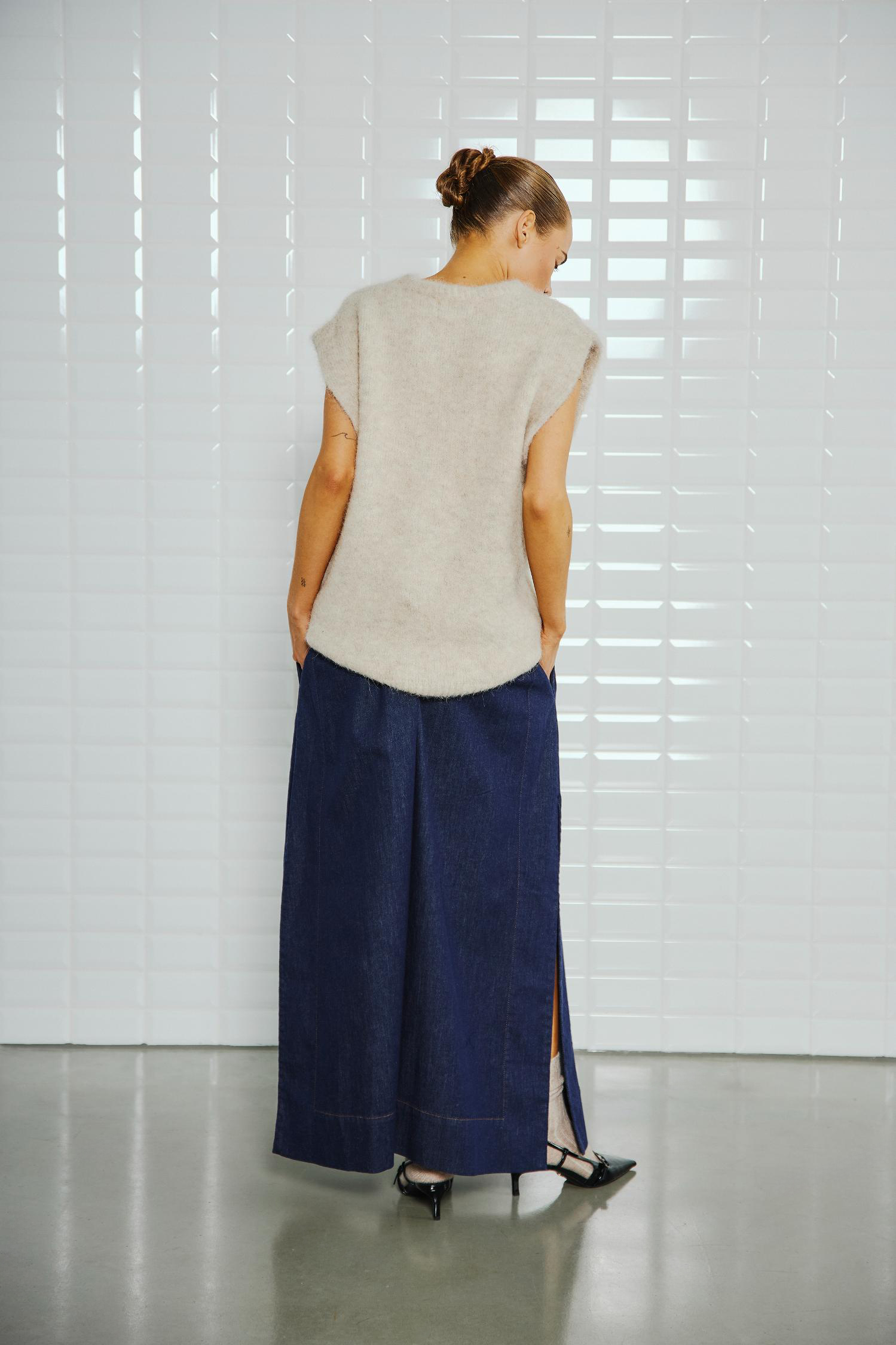 Wblstella_Alpaca_Waistcoat_frosted_Almond_Melange_Wblodette_Long_Denim_Skirt_Midnight_Blue3
