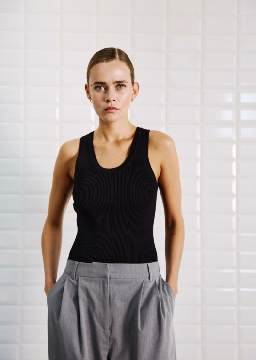 WBLLEWIS TANK TOP
