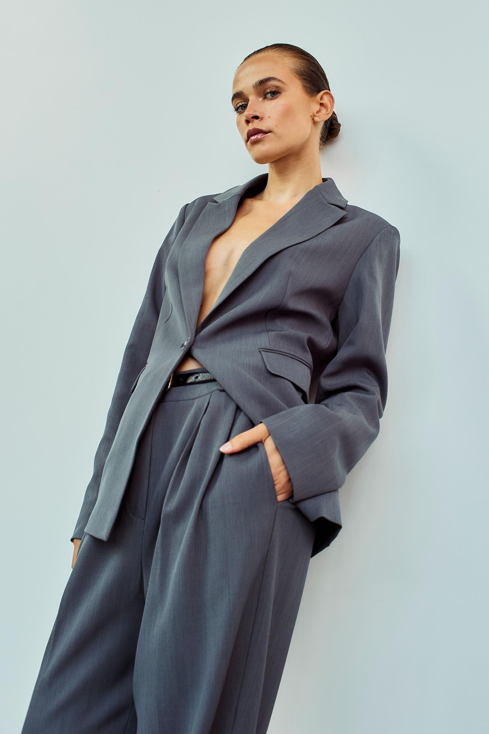 EFFORTLESS TRANSITION SS25