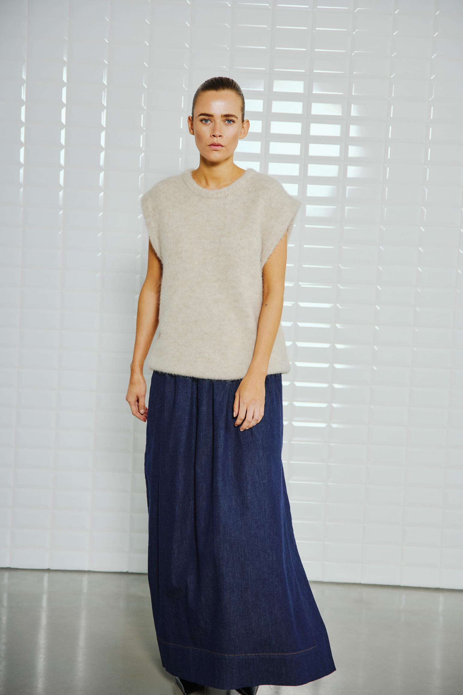 MODERN TRANSITION AW25