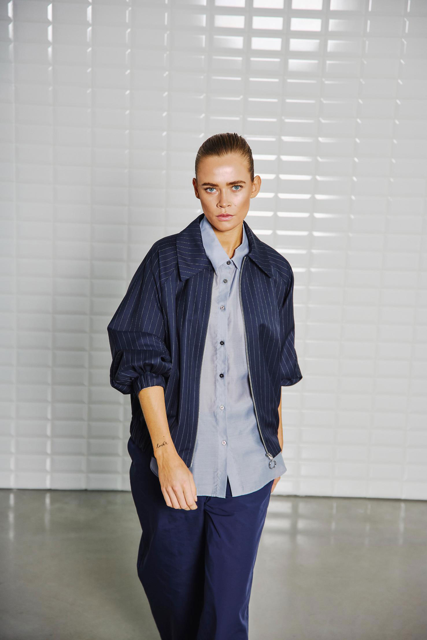 MODERN TRANSITION AW25